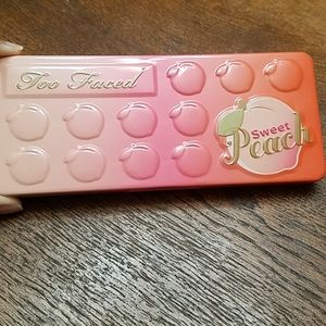 Too faced sweet peach palette BRAND NEW